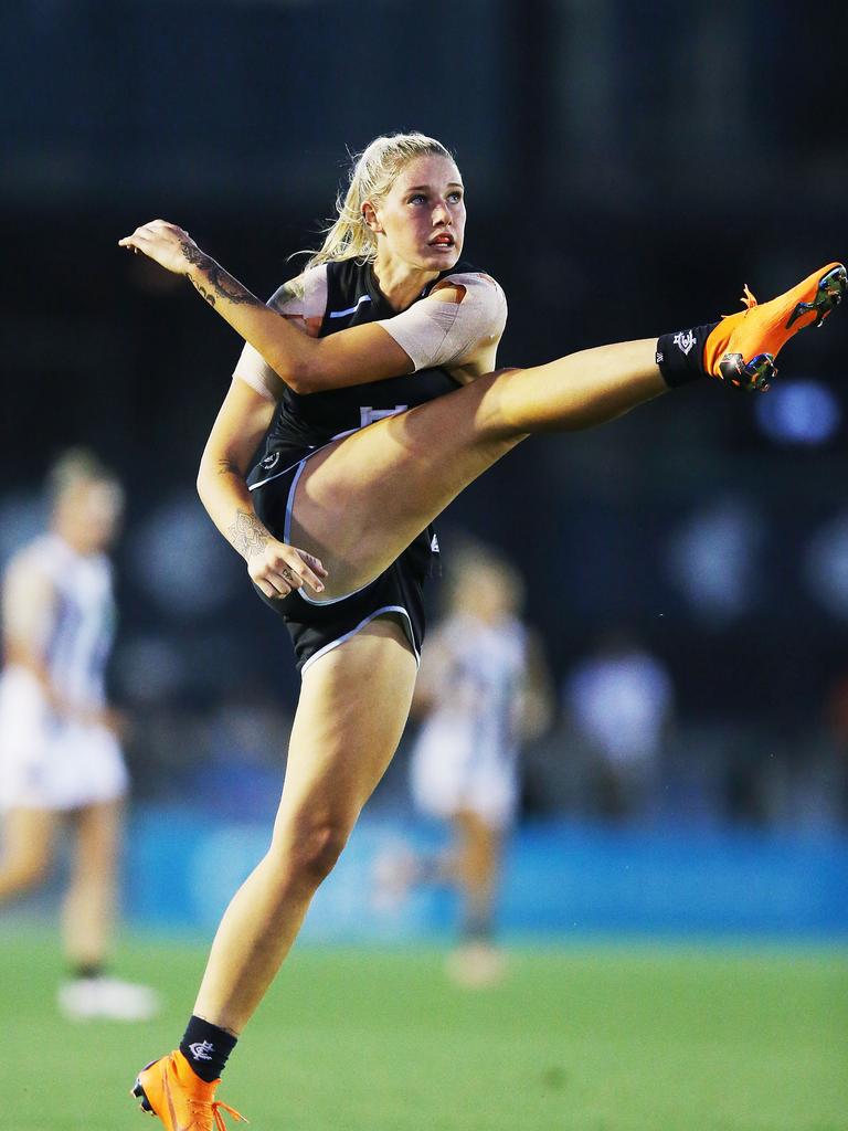 Aflw Tayla Harris Photo And Trolls Channel 7 Criticised Herald Sun