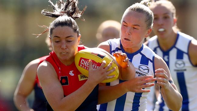 Sinead Goldrick marks in front of Vikki Wall during the AFLW preliminary final at Ikon Park. Picture: Kelly Defina/Getty Images