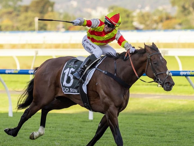 Jamie Kah salutes aboard Coco Sun in the G1 SA Derby. Picture: Makoto Kaneko