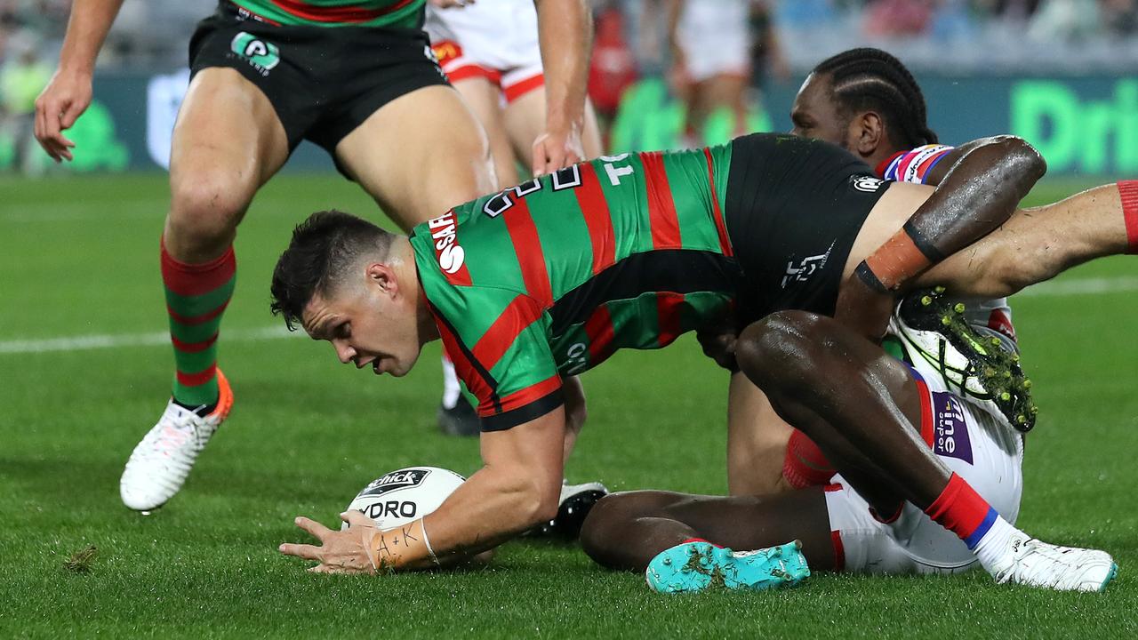 James Roberts scores for the Rabbitohs.