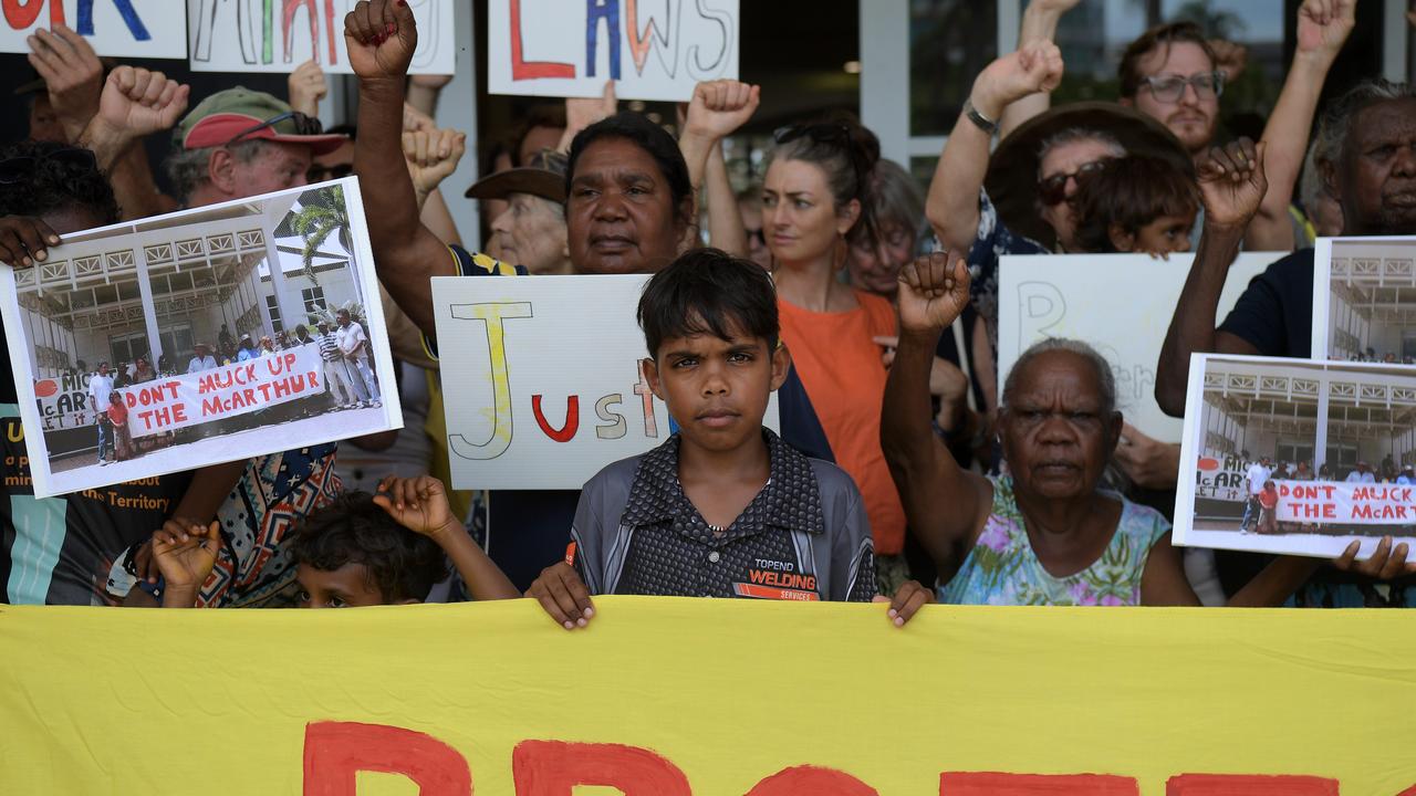 The Borroloola community gather to fight the mine's bond agreement with NTG. Picture: (A)manda Parkinson