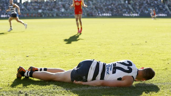 Duncan was subbed out of the game with concussion as a result. Picture: Darrian Traynor/AFL Photos