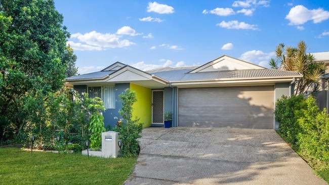 58 Baybreeze Crescent, Murrumba Downs: “Contract crashed, must sell”, this house is for sale by negotiation