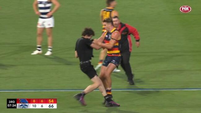 Ben Keays DEALS with pitch invader