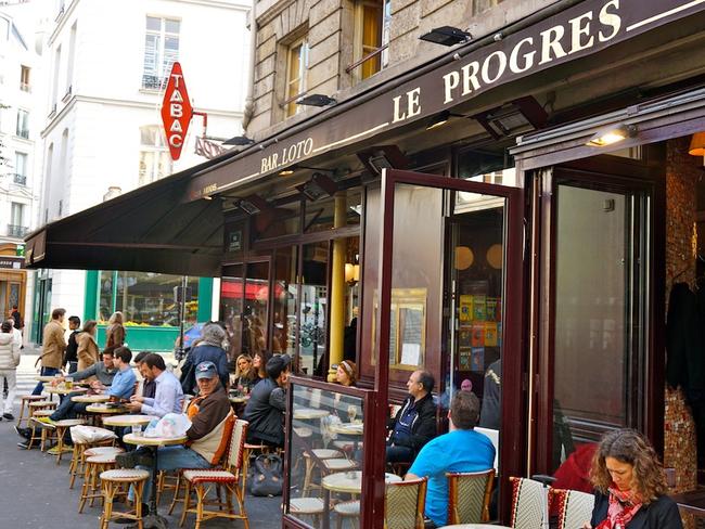 Sitting all day over an espresso is the Parisian way.