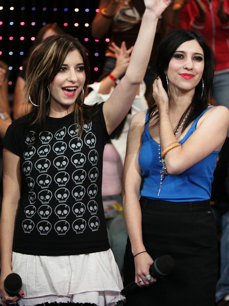 The Veronicas Unveil Racy New Makeover In Australian Tour New Albums Announcement The Courier 