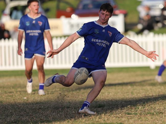 Taj Ford kicks the ball.. Picture: Steve Montgomery/Ourfootyteam
