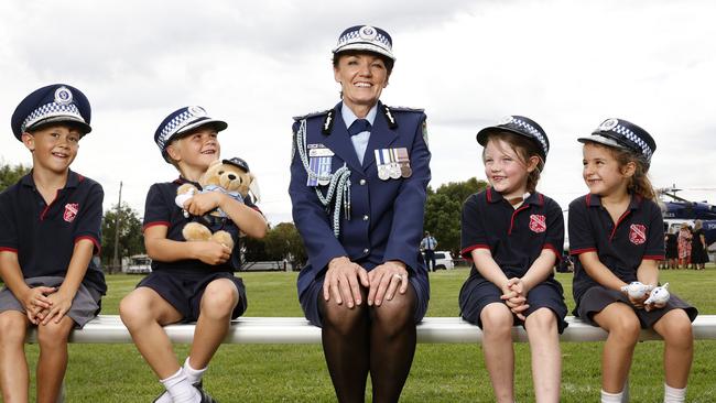 New Police Commissioner, Karen Webb with Boorowa Central School students Digby Merriman, 7, Harper Maine, 7, Josie Munns, 6, and Grace Crawford, 7. Picture: Jonathan Ng