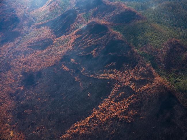 2019 Tasmanian bush fires. Gordon Range, Gell River Fire - at Southwest National Park. . Picture - LUKE TSCHARKE / PAR AVION