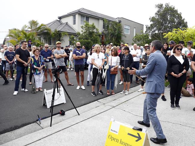 A property in North Bondi sold for a staggering $6.1m on the weekend. Picture: Sam Ruttyn