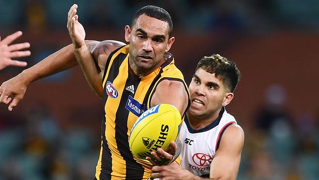 Shaun Burgoyne has signed a new one-year deal to play on in 2021.