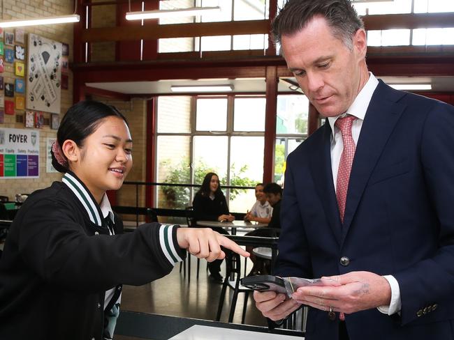 SYDNEY, AUSTRALIA -NewsWire Photos APRIL 03 2023 - NSW Premier Chris Minns meets the Students ahead of a press conference at Condell park High School in Sydney as they explain to the Premier how their mobile phones are stored by the school during class times. Picture: NCA Newswire / Gaye Gerard