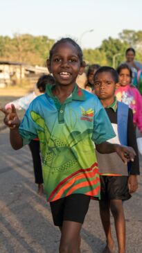 How a ‘walking bus’ has made school exciting for NT kids