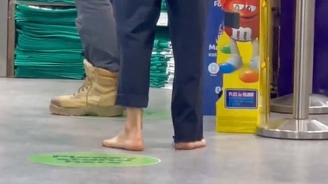 An American woman was shocked to see people not wearing shoes in Woolworths. Picture: TikTok/sophiainsydney