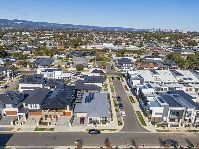 Industry groups and unions want more women on sites to help develop Adelaide housing developments such as this. Picture: iStock/BeyondImages