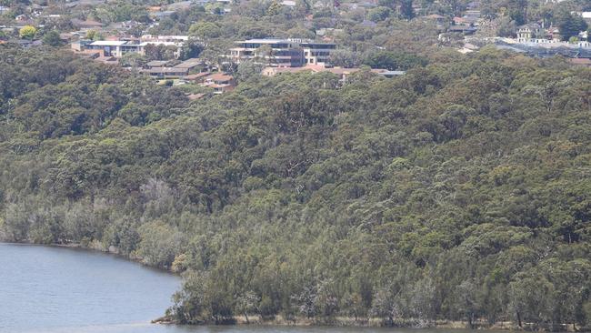 The ANZAC retirement village at Collaroy plateau has been evacuated .Picture: John Grainger.