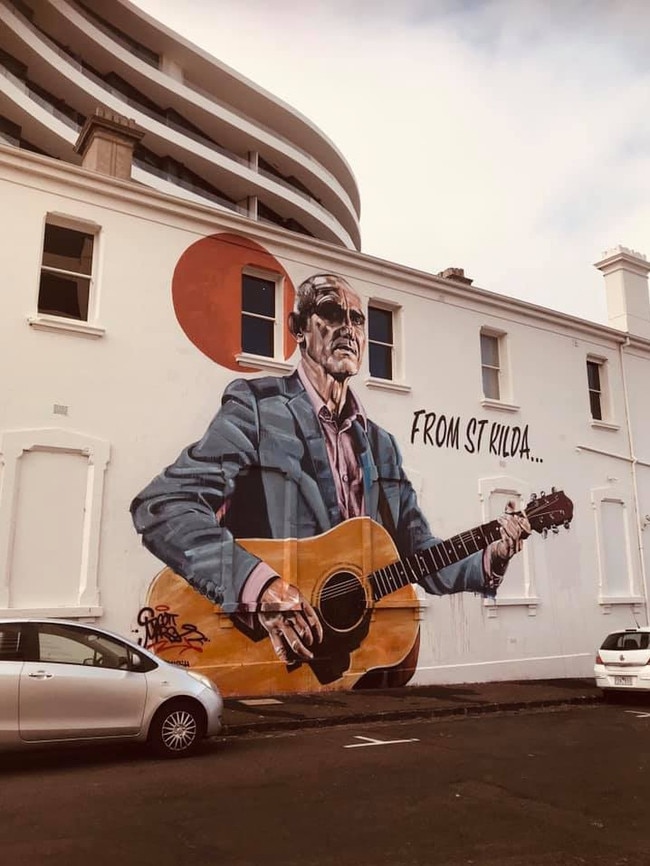 Paul Kelly mural on the side of the Espy. Picture: The Great Music City, pre and post #metoo Facebook page.