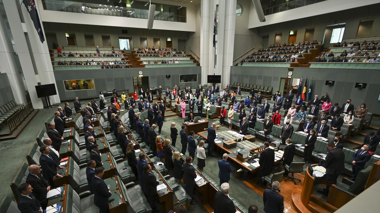 In the house, a majority of the government MPs were wearing masks. Picture: NCA NewsWire / Martin Ollman