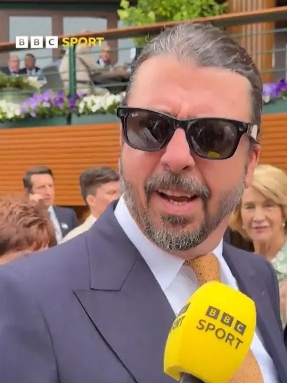 Dave Grohl wasn't ready for the interview. Photo: Twitter, BBC Sport.