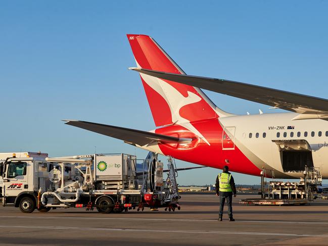 Darwin-London direct flights to end