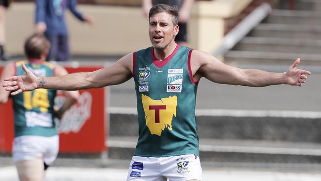 Matthew Richardson plays for Tasmania in a legends match at North Hobart Oval. PICTURE: Richard Jupe