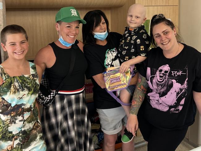 Kobi visited by singer Pink on the cancer ward.