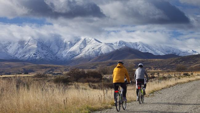 new-zealand-s-south-island-bike-tour-otago-rail-trail-escape-au