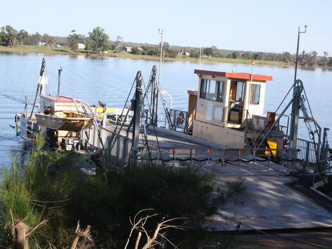 The Ulmarra Ferry in the Clarence River