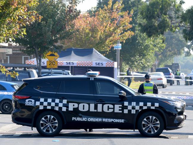 MELBOURNE, AUSTRALIA - NewsWire Photos MARCH 29, 2024: Police investigate a fatal shooting outside a tobacconists on Justin Avenue, Glenroy. Picture: NCA NewsWire / Andrew Henshaw