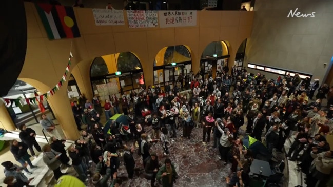 Melbourne University students take over campus building