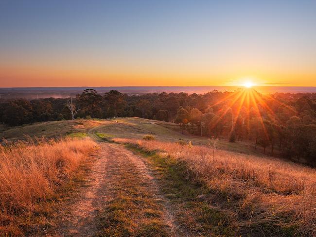 Plans for an iconic new walk in Western Sydney Parklands with views from the Blue Mountains to the CBD and showcasing some of NSW’s most beautiful bush and natural beauty is set to open next year.The 12-kilometre walk will start adjacent to Middleton Grange in the Liverpool area of the Western Sydney Parklands and wind north to Cecil Hills.