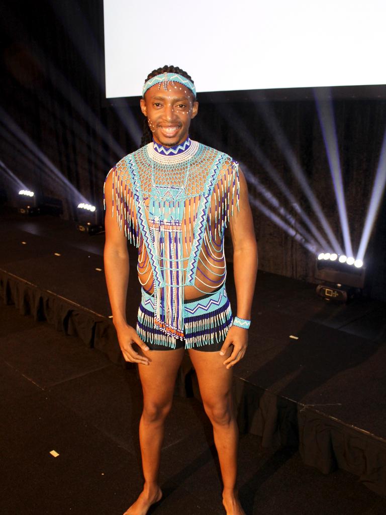 Mawande Qeqe, 2018 Manhunt International World Final Gala, Andrew Meadowcroft