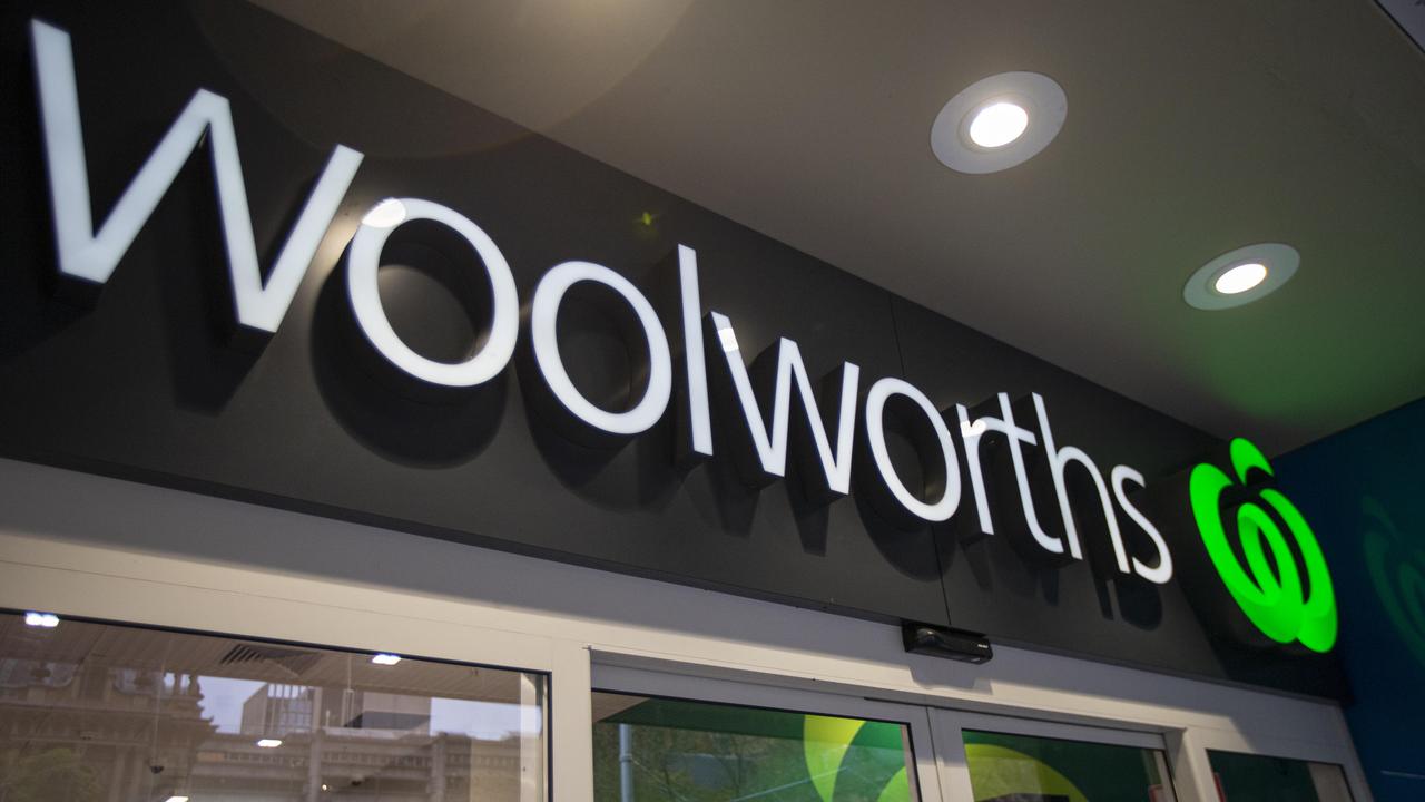 Woolworths predicts about 450 of its staff are RAFFWU members. Picture: NCA NewsWire / Christian Gilles