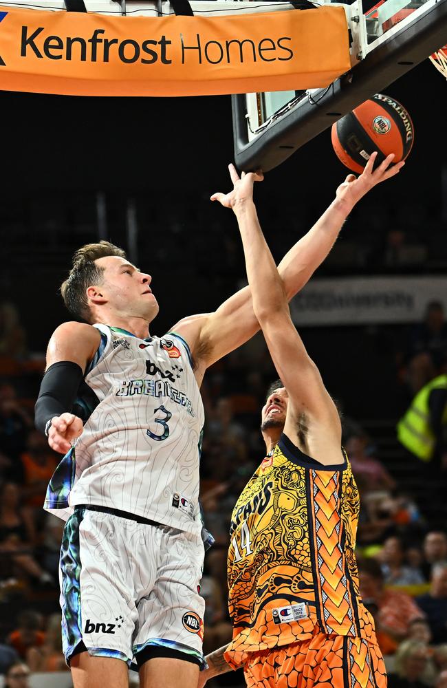 Breakers gun Sam Mennenga goes to the basket in his first game in Cairns since leaving the Taipans. Picture: Getty Images