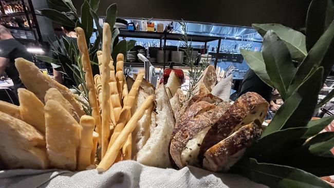 A sumptuous bread basket helped keep guests full.