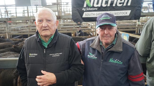 Nutrien Yarram livestock agent Kevin Morgan and Arthur Baillie, Tyers, who sold 55 Angus steers, two-years-old, Leawood blood.