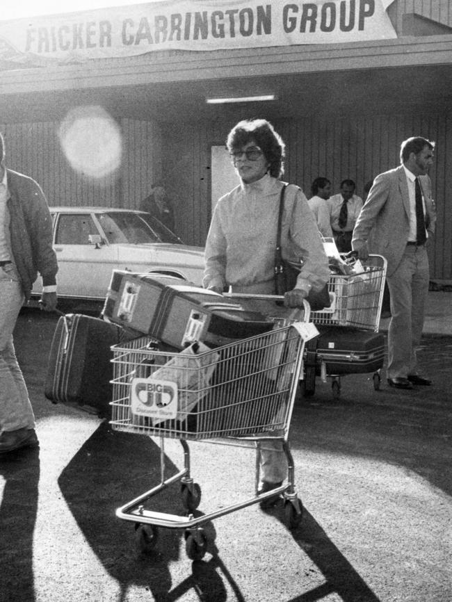 Passengers arriving at Adelaide first international flight in 1982 used shopping trolleys as luggage carriers.