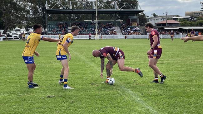 Warilla-Lake South Gorillas against Shellharbour Sharks. Photo: Kevin Merrigan