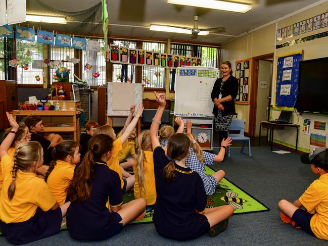 Nurse Nikki Rabbitte, with students from Cooma Public school Photo: Paul McIver