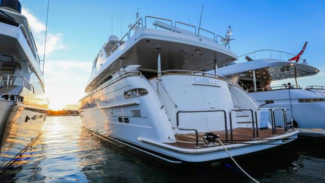 Horizon superyacht Maximus linked to Clive Palmer up for auction at ...