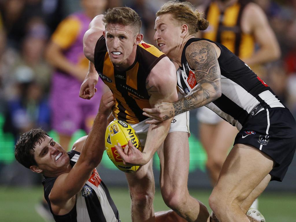 Players like Lachie Schultz (left) and Beau McCreery (right) must bring the forward pressure for Collingwood this week. Picture: Michael Klein