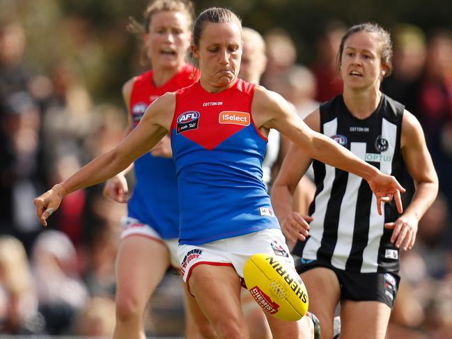 MELBOURNE, AUSTRALIA - FEBRUARY 09: Karen Paxman of the Demons kicks the ball during the 2019 NAB AFLW Round 02 match between the Collingwood Magpies and the Melbourne Demons at Victoria Park on February 09, 2019 in Melbourne, Australia. (Photo by Michael WIllson/AFL Media/Getty Images)