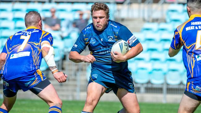 Mathew Duncan charges the line. Picture: Thomas Lisson