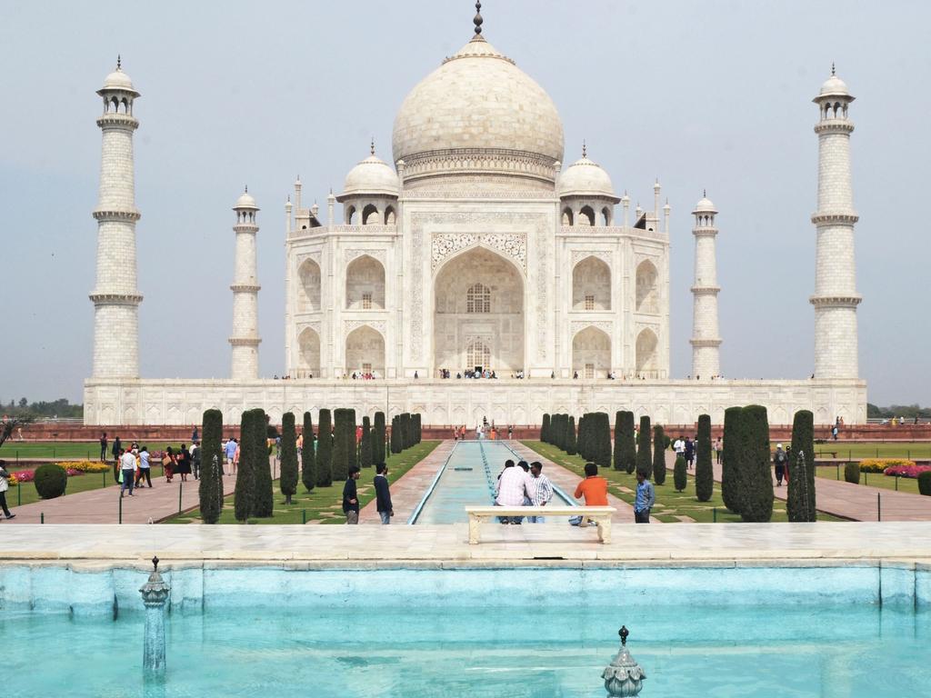 A low number of tourists are seen at Taj Mahal amid concerns over the spread of the COVID-19 novel coronavirus, in Agra on March 16, 2020. (Photo by Pawan Sharma / AFP)