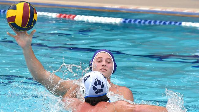 UQWPC Barracudas with the ball. Kawana Wolves Vs UQWPC Barracudas Picture, John Gass