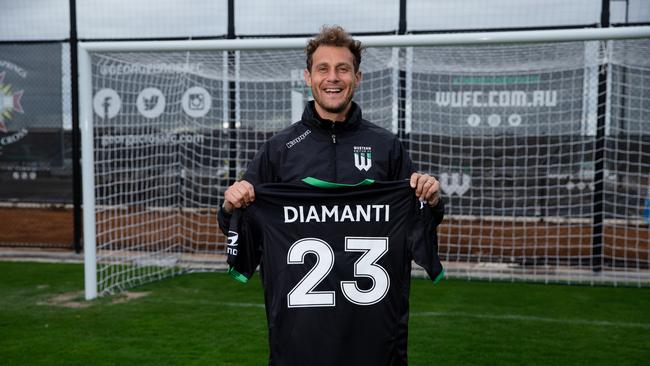 Alessandro Diamanti with his new jersey.