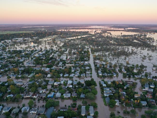 25/03/2021: Flood waters that have inundated the NSW town of Moree. PIC: Sascha Estens