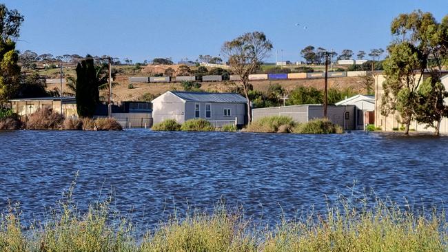 The flooded River Murray at Murray Bridge on December 15. Picture: Facebook/Carolyn Nottle