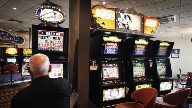 The civil war that has now engulfed Endeavour Group has its genesis partly in Victorian pokies reform and Endeavour management’s response. Picture: AAP