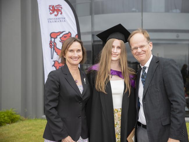 Isabelle Ingram with her parents Kate and Nick Ingram. UTAS graduations. School of College of Health and Medicine Graduate Research. Picture: RICHARD JUPE